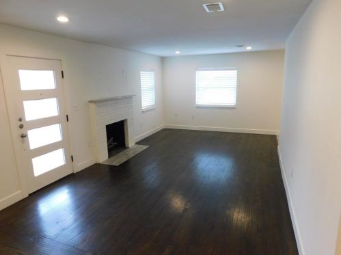 2716 Avon St, Dallas TX  75211-2305 exterior