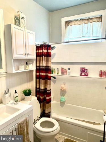 2816 22nd St, Philadelphia PA 19140-3830 exterior