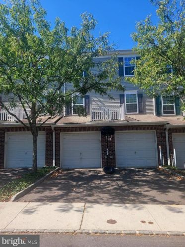 1068 Lamberton St, Trenton NJ 08611-3423 exterior