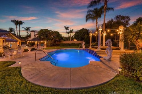 1678 Southport Dr, Riverside CA  92506-5449 exterior