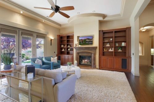 2549 Canal Dr, Lodi, CA 95242-4818