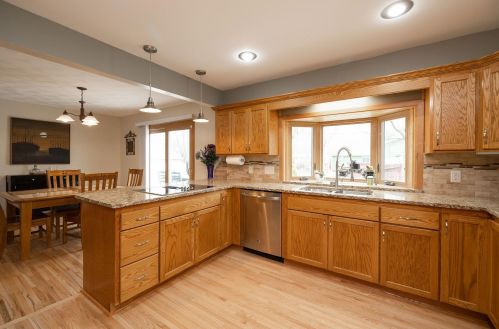 4266 Jasper Dr, Saint Paul MN  55122-2011 exterior