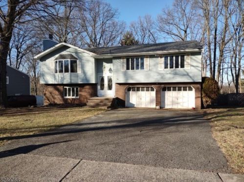 45 Notchwood Rd, Kinnelon, NJ 07405-1929