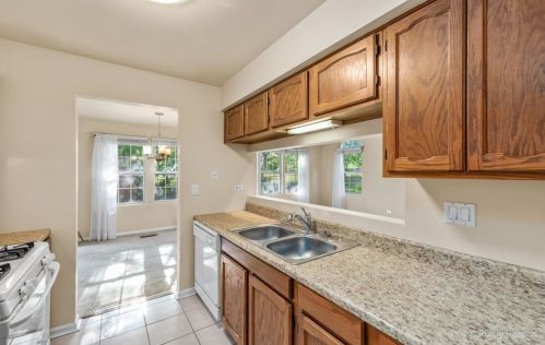 1276 Clare Ct, Carol Stream IL  60188-6011 exterior