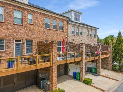 3639 Brookleigh Ln, Atlanta GA  30319-2219 exterior