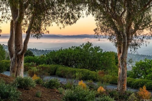 30 Portuguese Bend Rd, Palos Verdes Estates, CA 90274-5053