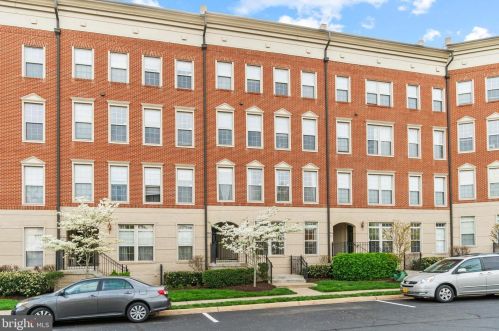 7826 Cedar Branch Dr, Gainesville, VA 20155-1991