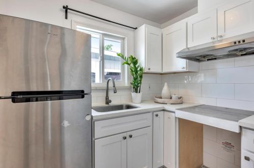 1924 Marineview Dr, San Leandro CA 94577-5315 exterior