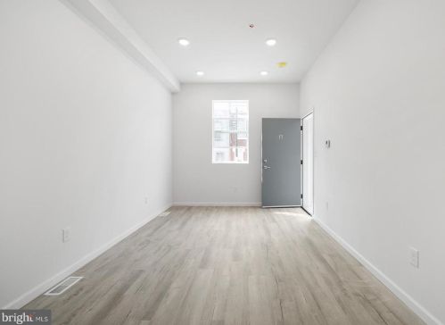 2543 11 St, Philadelphia PA  19133-1413 exterior