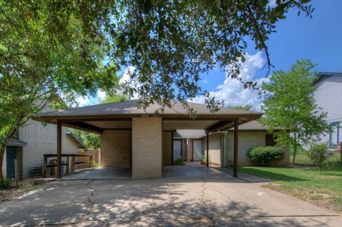 2412 Burleson Ct, Austin TX  78741-5603 exterior