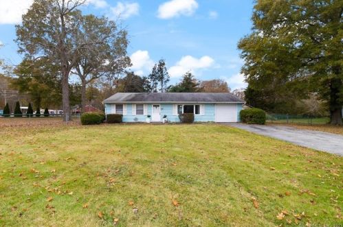 1 Model Park Rd, Gales Ferry, CT 06339-1733