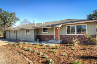 21281 Gilbert Dr, Redding, CA 96002-9598