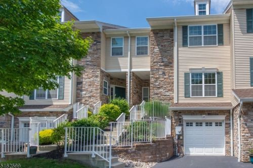 29 Lamerson Cir, Mount Olive, NJ 07828-2459
