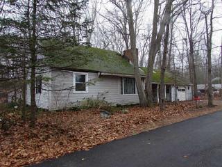 18 Bolton St, Glocester, RI 02814-2330