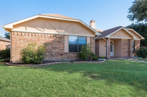 2902 Palisades Dr, Carrollton TX 75007-5083 exterior