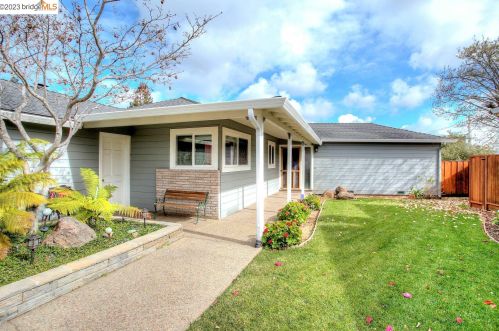 18866 Lenross Ct, Hayward, CA 94546-2237