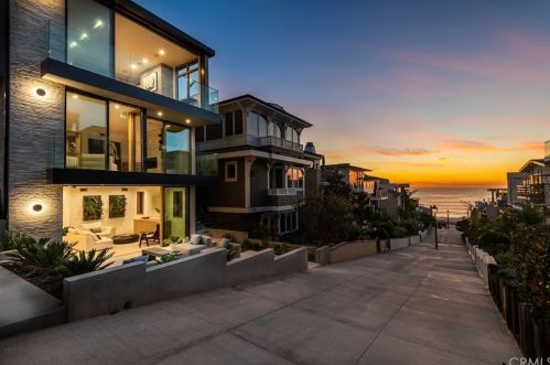 212 16th St, Manhattan Beach, CA 90266-4619