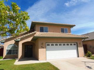 1014 Maplecrest Dr, Pueblo, CO 81005-5514