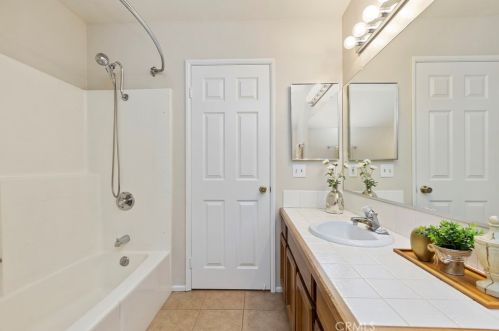 2662 Sovereign Way, Riverside CA  92506-5120 exterior