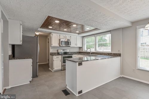8407 Paige Glen Ave, Springfield VA  22152-3543 exterior