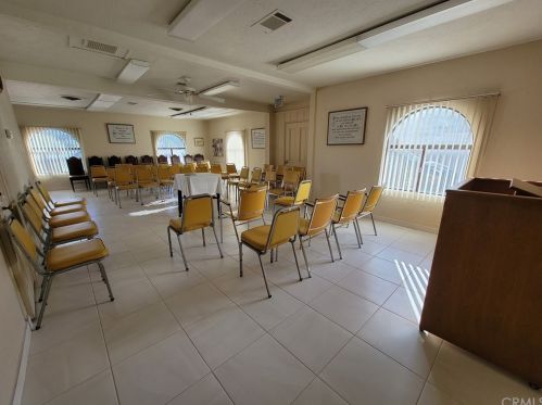 320 Racquet Club Rd, Palm Springs, CA 92262-2207