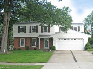 5920 Woodbury Hl Dr, Cleveland OH  44134-6034 exterior