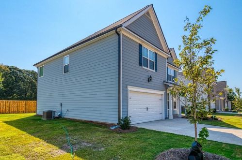 6035 Winter Nest Dr, Austell, GA 30106-2667