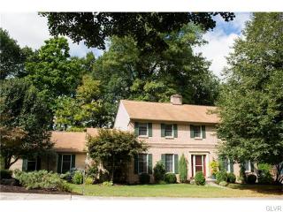 5401 Hanover Dr, Allentown, PA 18106-9686