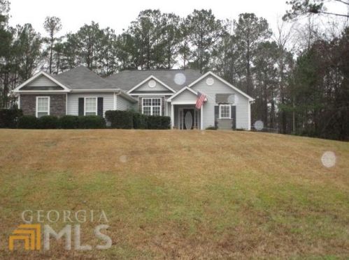 118 Sweetwater Ct, Lagrange, GA 30240-7558