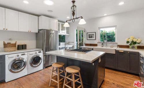 1520 Columbia Dr, Glendale CA  91205-3508 exterior