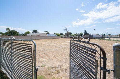 5550 Jurupa Ave, Riverside CA 92504-1252 exterior