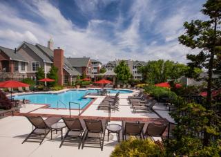 1526 Lincoln Cir, Mc Lean VA  22102-5829 exterior