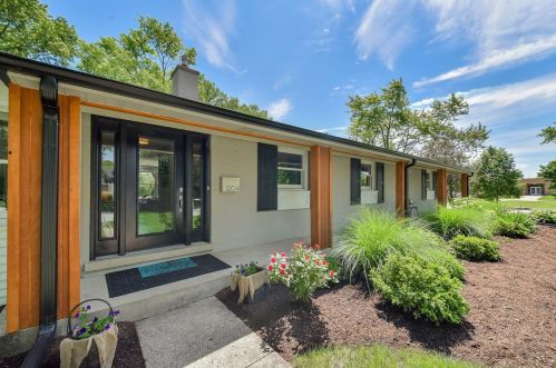 1204 Trefoil Ct, Naperville, IL 60563-2761