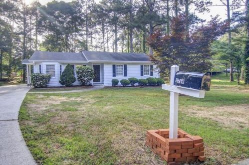1766 Stag Dr, Conyers GA  30012-3643 exterior
