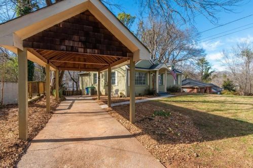 1523 Harvest Ln, Atlanta, GA 30317-3018