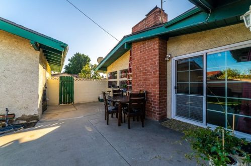 1325 Sandalwood Ave, Anaheim CA  92805-1642 exterior