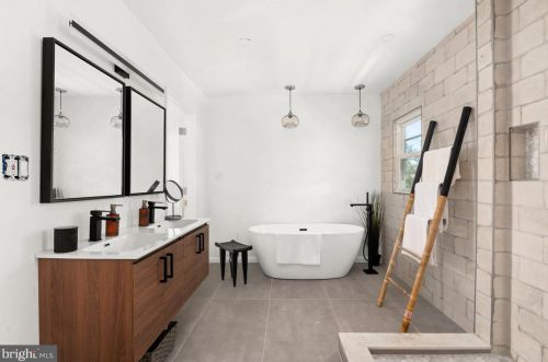 1603 Ballard St, Silver Spring MD 20910-2732 exterior