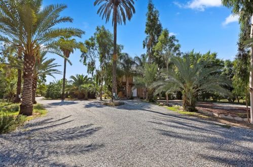 8656 Indiana Ave, Riverside CA  92504-4047 exterior
