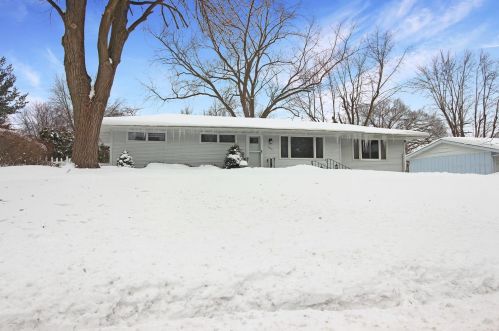 302 Greenwood Ave, Crown Point, IN 46307-4531