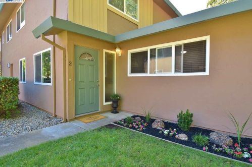 2317 Foothill Rd, Pleasanton, CA 94588-8102