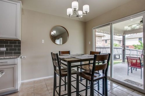 1233 Nighthawk Rd, Fort Worth TX  76108-6988 exterior