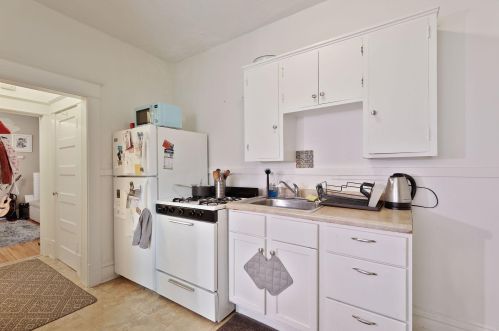 998 Grand Ave, Saint Paul MN 55102-2610 exterior