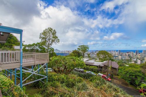 2370 Aina Lani Pl, Honolulu HI  96822-2025 exterior