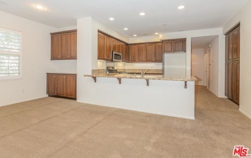 172 Full Moon, Irvine CA  92618-8806 exterior