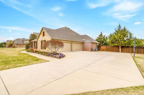 5611 Judy Dr, Midlothian, TX 76065-6871