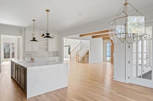 679 Moores Mill Rd, Atlanta GA  30327-0015 exterior