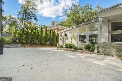 887 Berkshire Rd, Atlanta GA  30324-4929 exterior