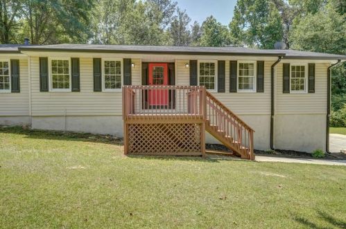 2176 Rolling Acres Dr, Conyers, GA 30094-6136