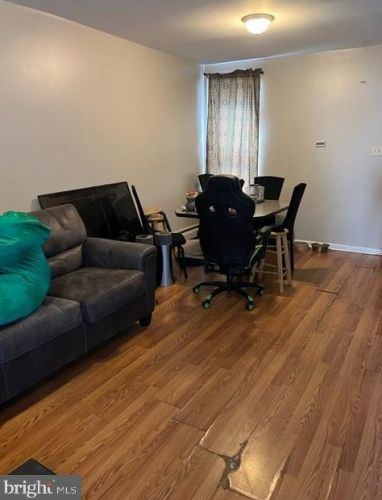 3337 Coral St, Philadelphia, PA 19134-3212