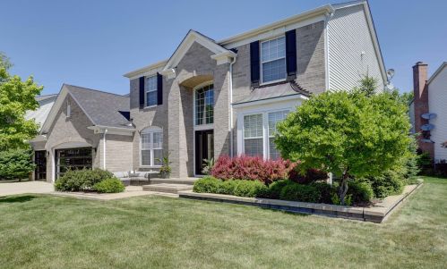2 Orchid Ct, Streamwood, IL 60107-1583